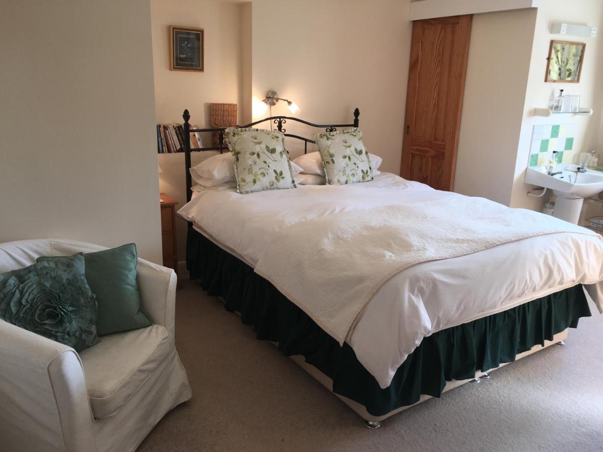 The Poplars Bed and Breakfast Newbold on Stour Exteriör bild